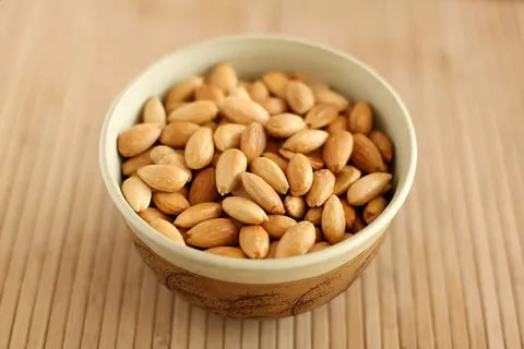 تصویر 1 از فروش بادام درختی پوست نازک + قیمت خرید به صرفه